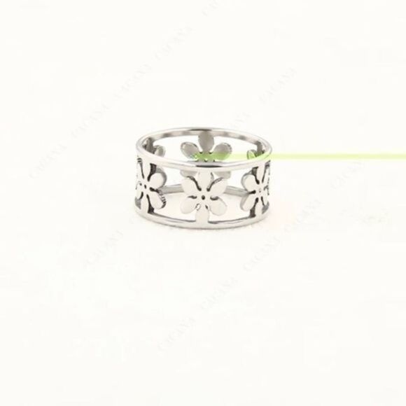 Stainless Steel Hollow Out Five Petal Ring - Picture 4 of 6